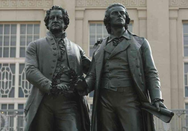 Goethe und Schiller Statue