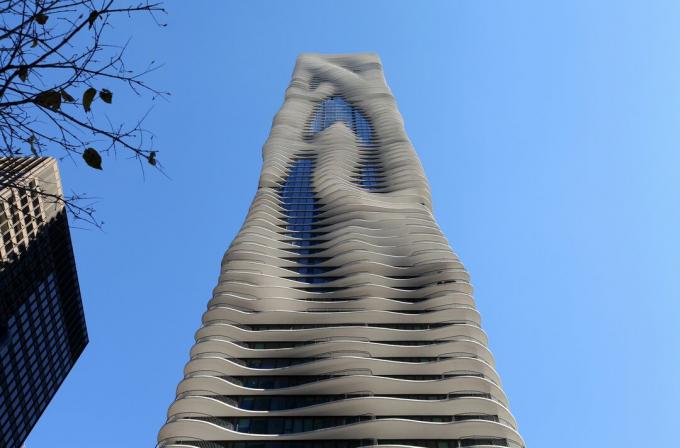 Das Aqua des Architekten Jeanne Gang bei Lakeshore East Condominiums, in Chicago, Illinois im Jahr 2013