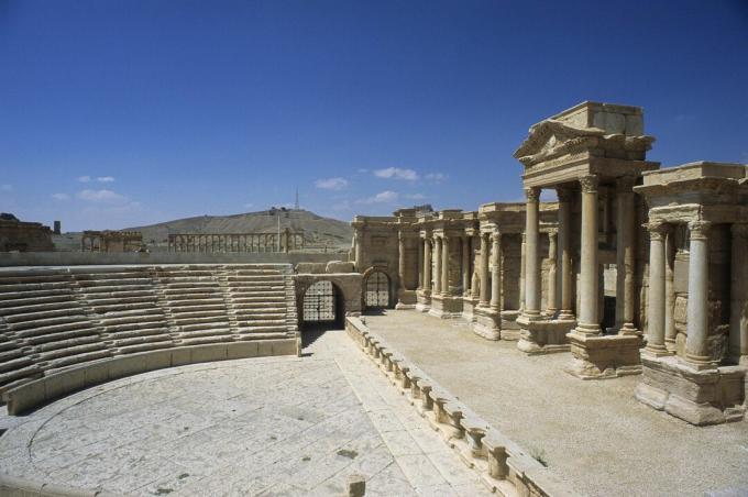 Restauriertes römisches Freilufttheater aus Stein und Marmor in Palmyra, Syrien
