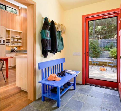 Eingang des Mendocino County Wooden Cottage von der kalifornischen Architektin Cathy Schwabe