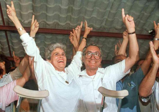 Violetta Chamorro gewinnt die Präsidentschaftswahl 1990