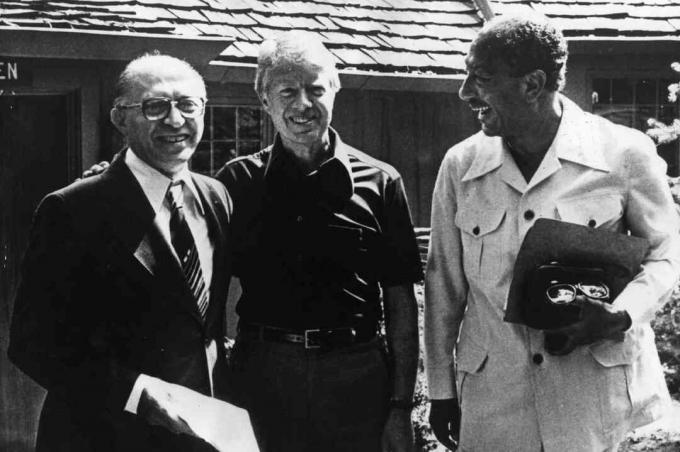 Foto von Begin, Carter und Sadat in Camp David