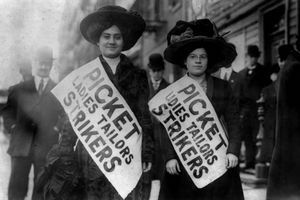 Streikende Frauen im "Aufstand der 20.000" von 1909
