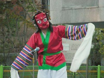 Koreanische traditionelle Maskentänzerin