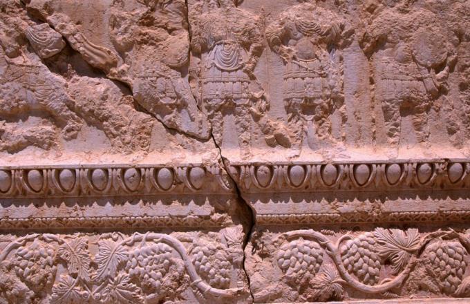 Geschnitzte Details aus dem Tempel von Bel zeigen ein griechisch inspiriertes Ei-und-Pfeil-Design