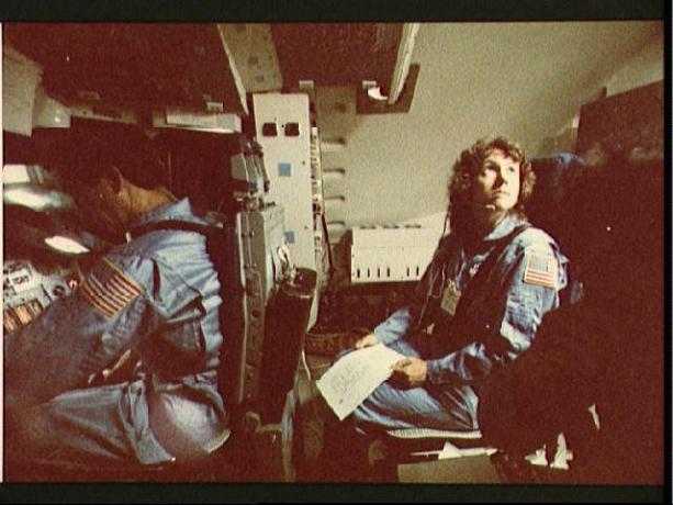 Space Shuttle Challenger Disaster STS-51L Bilder - Christa McAulffe im Shuttle Mission Simulator