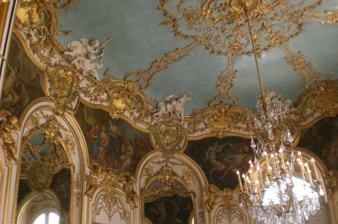 Detail der ovalen Kammer im Hôtel de Soubise in Paris, Frankreich