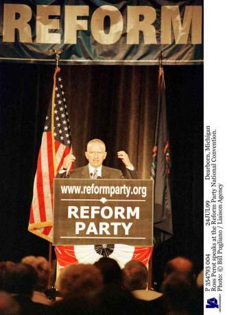 Ross Perot spricht auf dem Nationalen Parteitag der Reformpartei