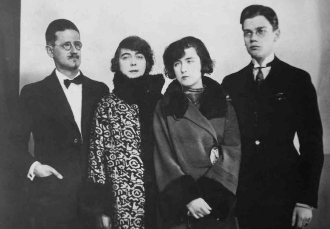 Foto von James Joyce und Familie