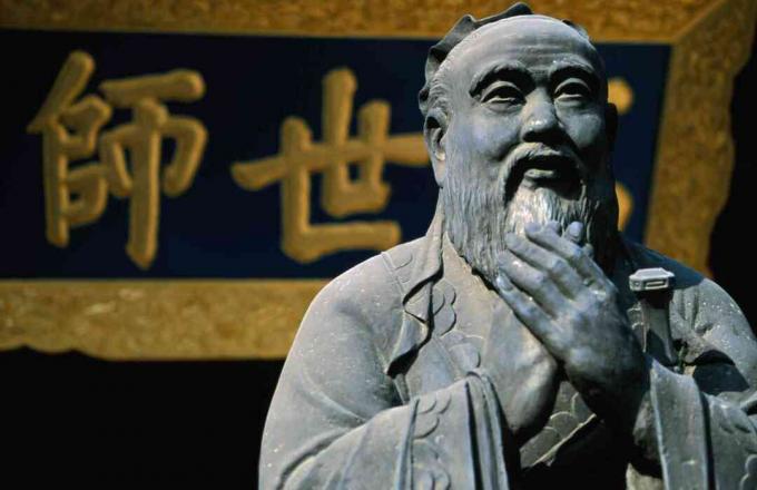 Der verehrte Weise Konfuzius, dessen Philosophie die chinesische Zivilisation jahrhundertelang beeinflusste - Wenmiao (Konfuzius-Tempel), Bezirk Nanshi.
