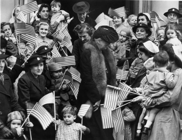 Eleanor Roosevelt besucht einen Kindergarten für Freiwilligendienst für Frauen im Regents Park